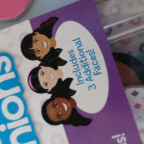 Melissa & Doug Magnetic Dress Up Doll Fun Fashions. (New/Sealed) - Picture 5 of 8